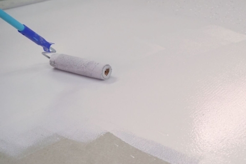 ĐỘ DÀY LỚP EPOXY ẢNH HƯỞNG THẾ NÀO ĐẾN TUỔI THỌ SÀN? PHÂN TÍCH CHUYÊN SÂU TẠI NAI PHÚC