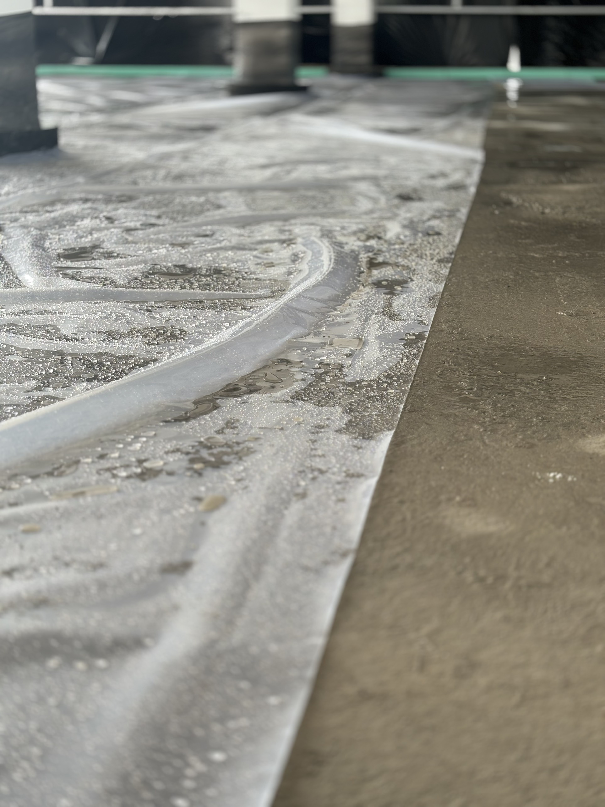 Lắp đặt cốt thép và lưới thép